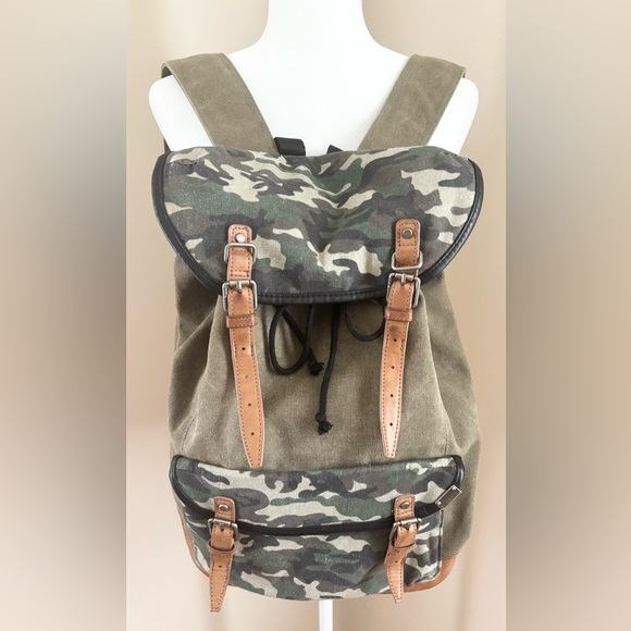 Steve Madden Army Green Camo Vegan Leather Adjustable Book Bag Backpack - Picture 2 of 14